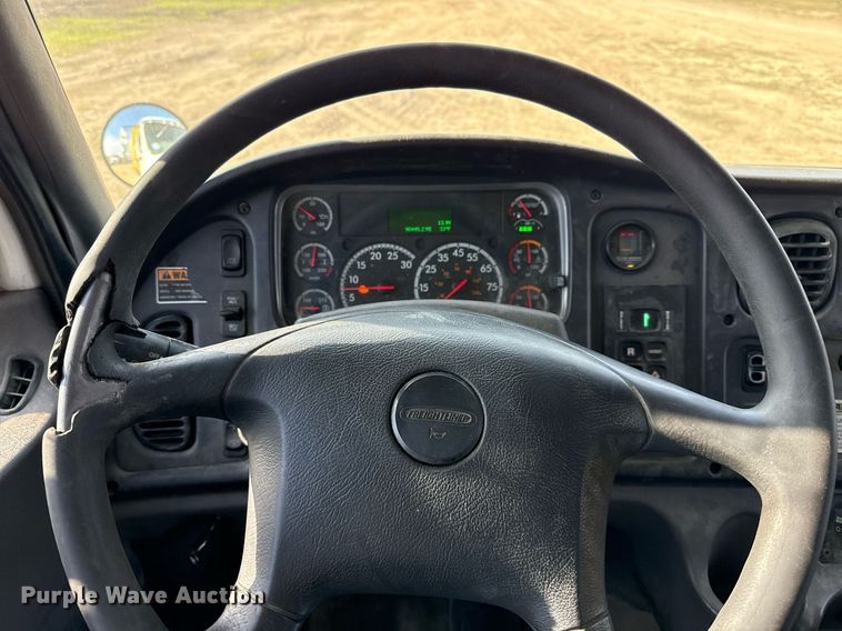 image for item ED5522 2016 Freightliner Business Class M2 refuse truck