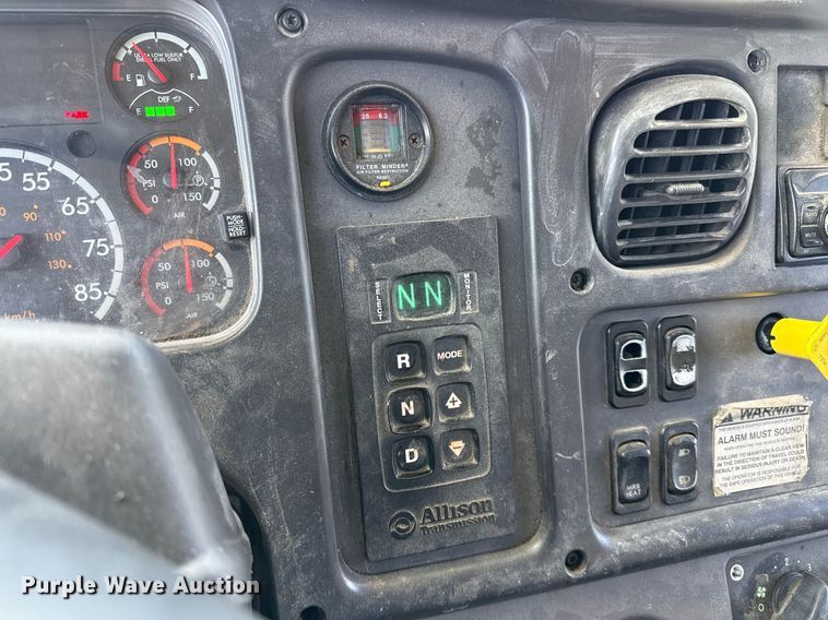 image for item ED5522 2016 Freightliner Business Class M2 refuse truck