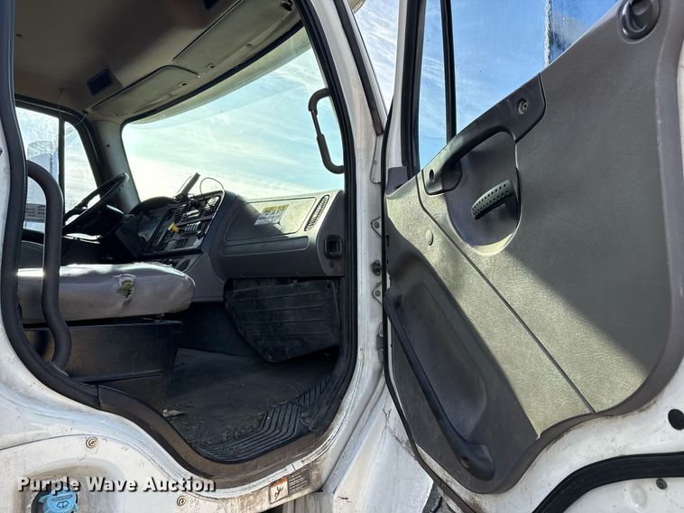 image for item ED5522 2016 Freightliner Business Class M2 refuse truck