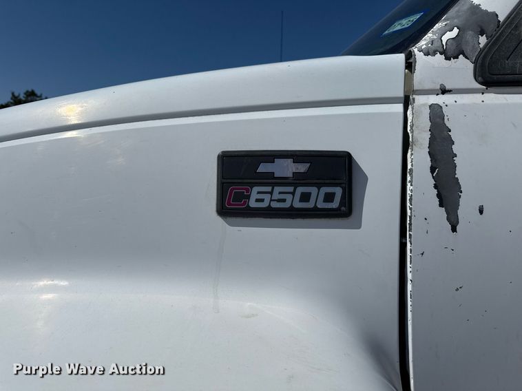 image for item ED5523 1998 Chevrolet C6500 flatbed truck