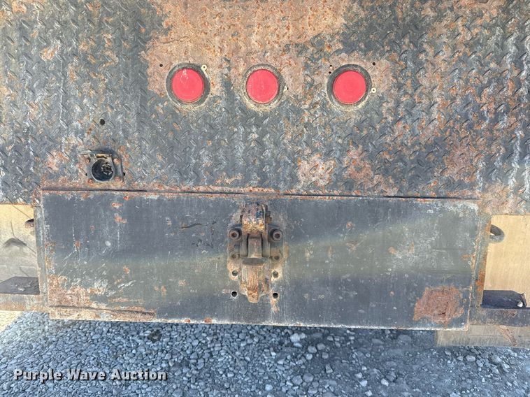 image for item ED5523 1998 Chevrolet C6500 flatbed truck