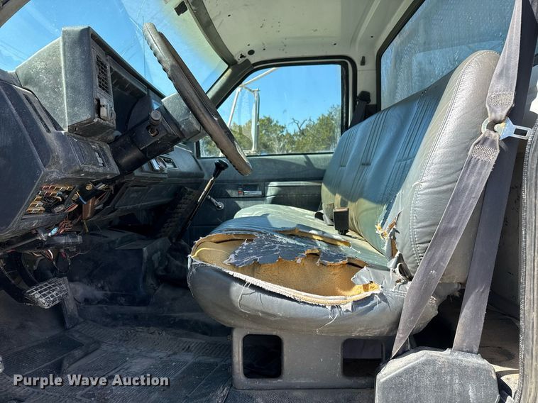 image for item ED5523 1998 Chevrolet C6500 flatbed truck