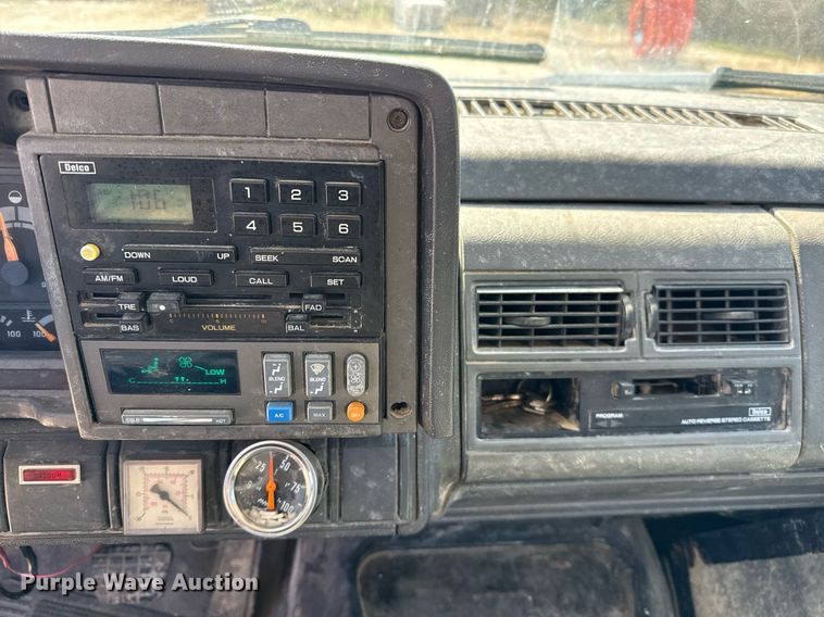 image for item ED5523 1998 Chevrolet C6500 flatbed truck