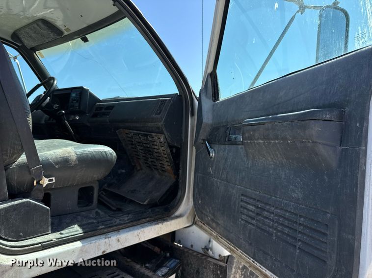 image for item ED5523 1998 Chevrolet C6500 flatbed truck