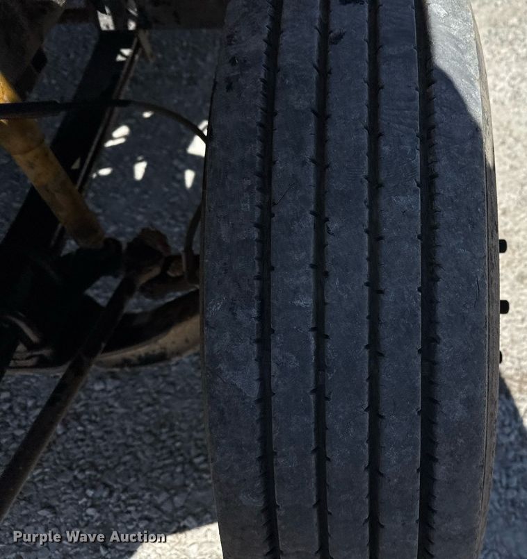 image for item ED5523 1998 Chevrolet C6500 flatbed truck