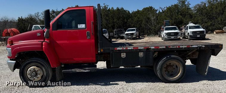 image for item ED5524 2006 GMC C5500 flatbed truck