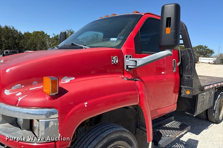image for item ED5524 2006 GMC C5500 flatbed truck