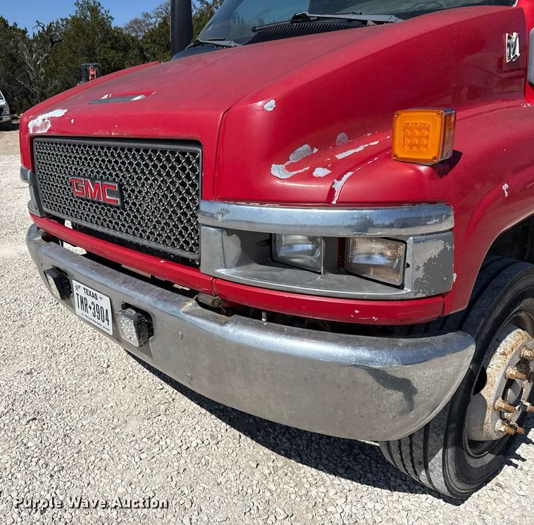 image for item ED5524 2006 GMC C5500 flatbed truck