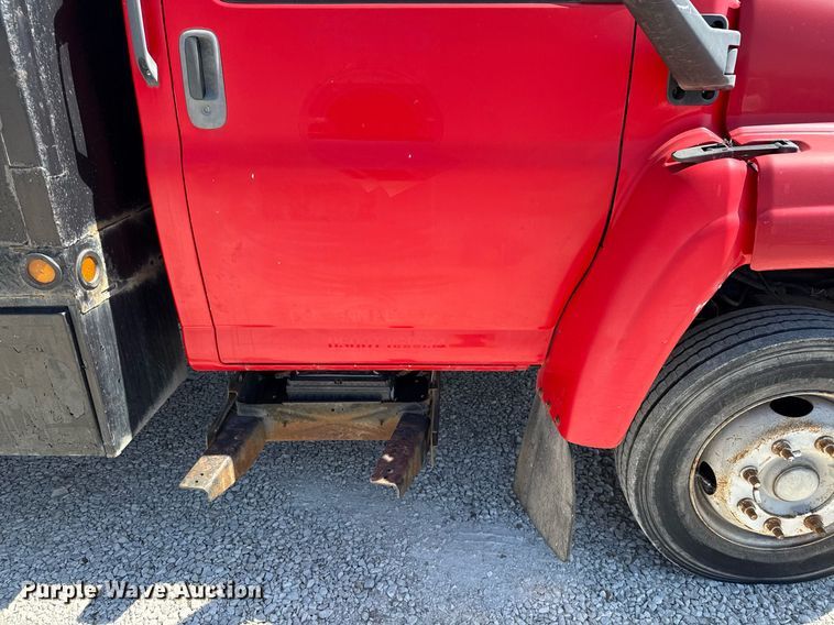 image for item ED5524 2006 GMC C5500 flatbed truck