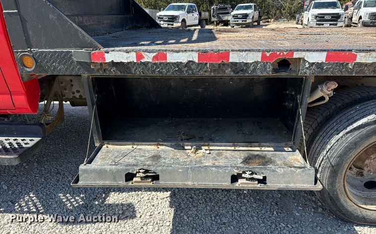 image for item ED5524 2006 GMC C5500 flatbed truck