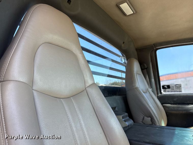 image for item ED5524 2006 GMC C5500 flatbed truck