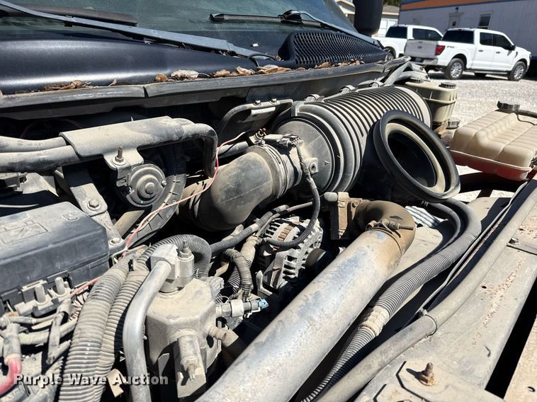 image for item ED5524 2006 GMC C5500 flatbed truck