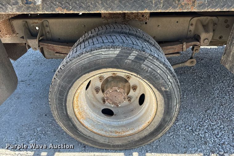 image for item ED5524 2006 GMC C5500 flatbed truck