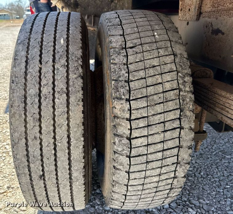 image for item ED5524 2006 GMC C5500 flatbed truck