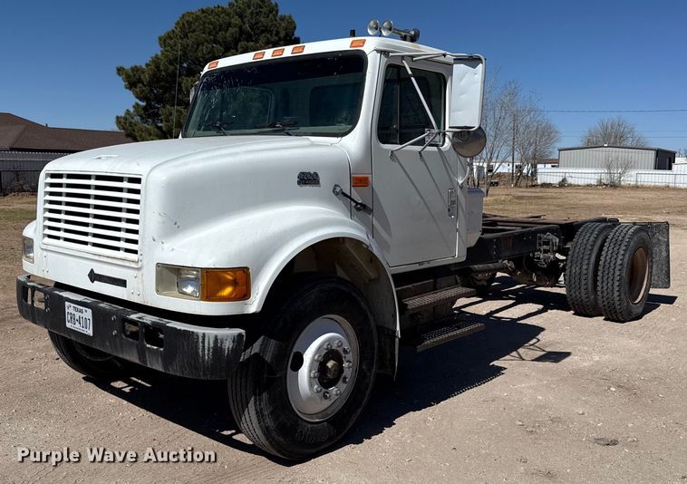 image for item ED5538 1999 International 4700 truck cab and chassis