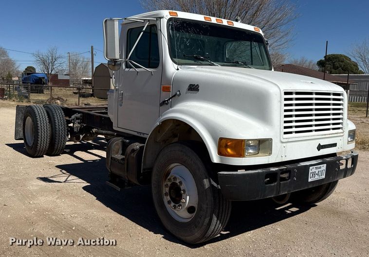 image for item ED5538 1999 International 4700 truck cab and chassis