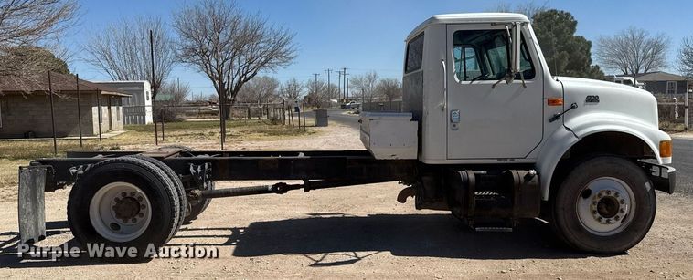 image for item ED5538 1999 International 4700 truck cab and chassis