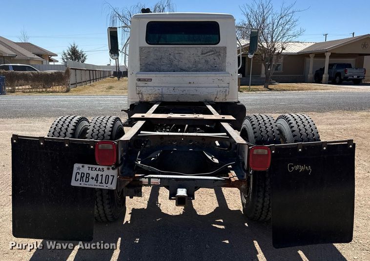 image for item ED5538 1999 International 4700 truck cab and chassis