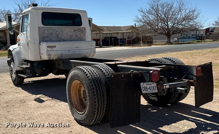 image for item ED5538 1999 International 4700 truck cab and chassis