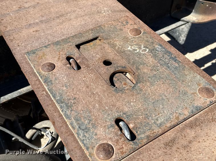 image for item ED5538 1999 International 4700 truck cab and chassis