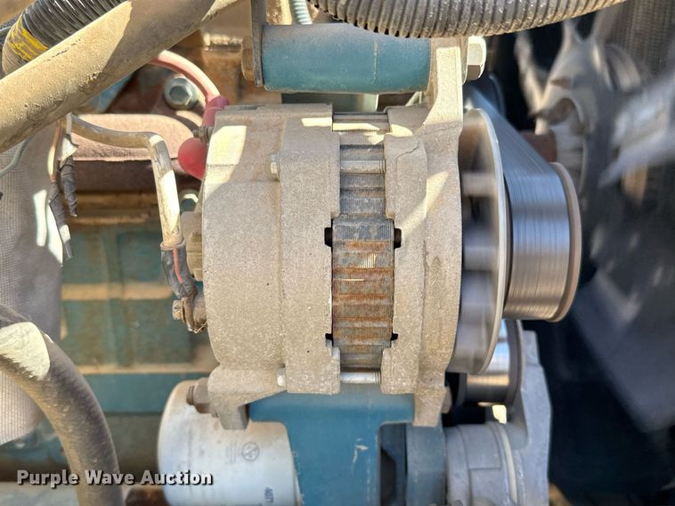 image for item ED5538 1999 International 4700 truck cab and chassis