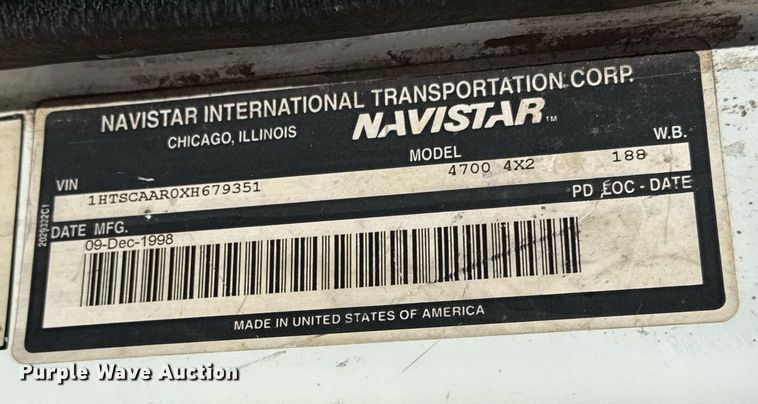 image for item ED5538 1999 International 4700 truck cab and chassis