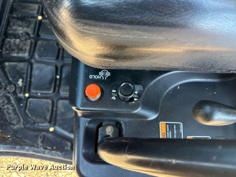 image for item EG2403 2018 Kubota RTV-X1100C utility vehicle