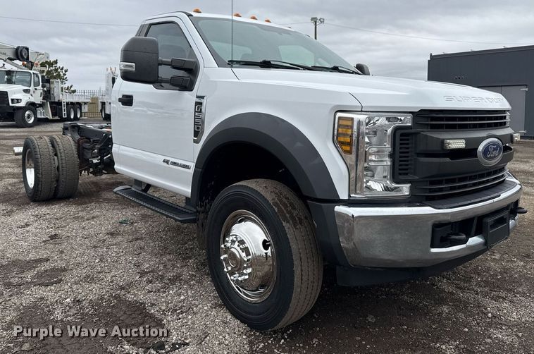 image for item EG2537 2018 Ford F550 truck cab and chassis
