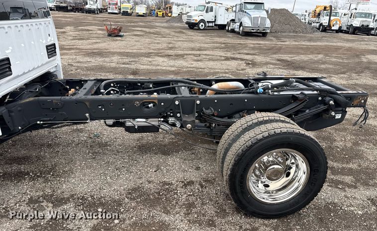 image for item EG2537 2018 Ford F550 truck cab and chassis