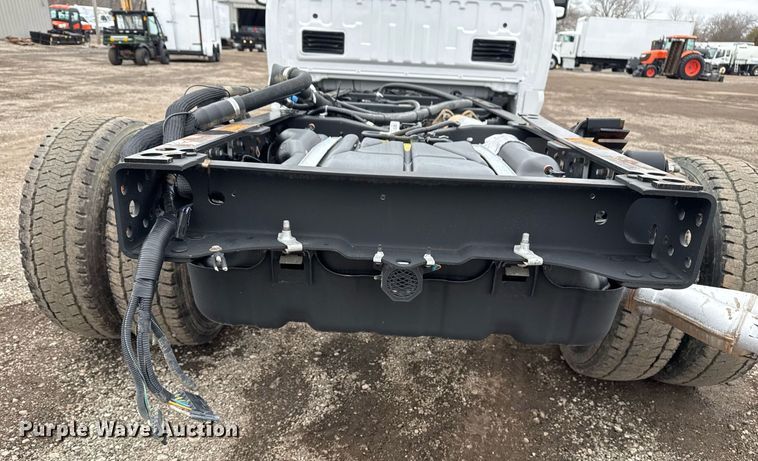 image for item EG2537 2018 Ford F550 truck cab and chassis