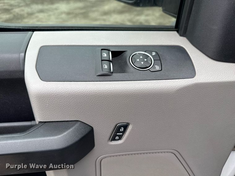 image for item EG2537 2018 Ford F550 truck cab and chassis