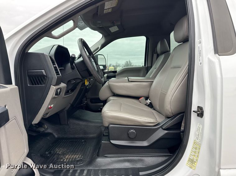 image for item EG2537 2018 Ford F550 truck cab and chassis