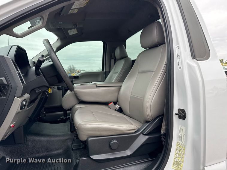 image for item EG2537 2018 Ford F550 truck cab and chassis