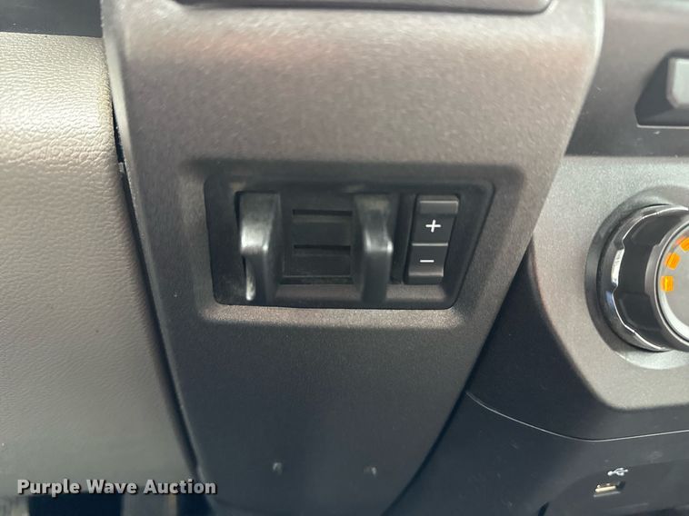 image for item EG2537 2018 Ford F550 truck cab and chassis