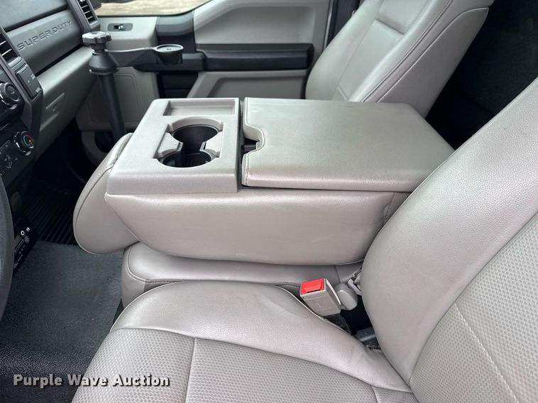 image for item EG2537 2018 Ford F550 truck cab and chassis