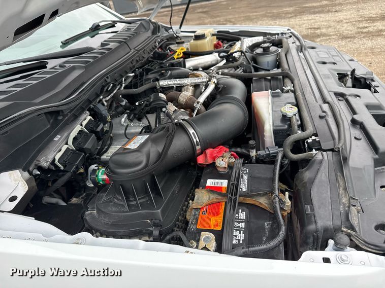 image for item EG2537 2018 Ford F550 truck cab and chassis