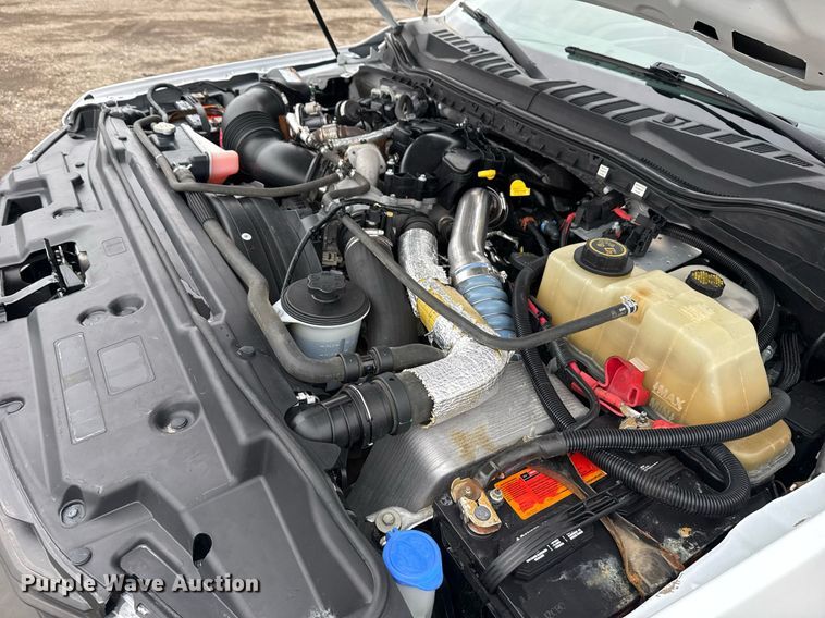 image for item EG2537 2018 Ford F550 truck cab and chassis