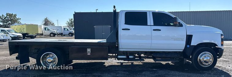 image for item EG2552 2019 Chevrolet Silverado 5500HD Crew Cab flatbed truck