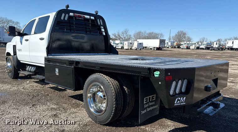 image for item EG2552 2019 Chevrolet Silverado 5500HD Crew Cab flatbed truck