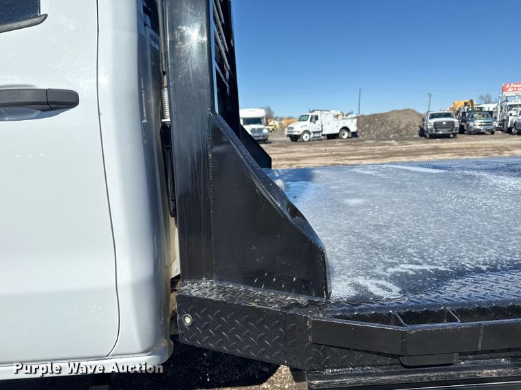 image for item EG2552 2019 Chevrolet Silverado 5500HD Crew Cab flatbed truck