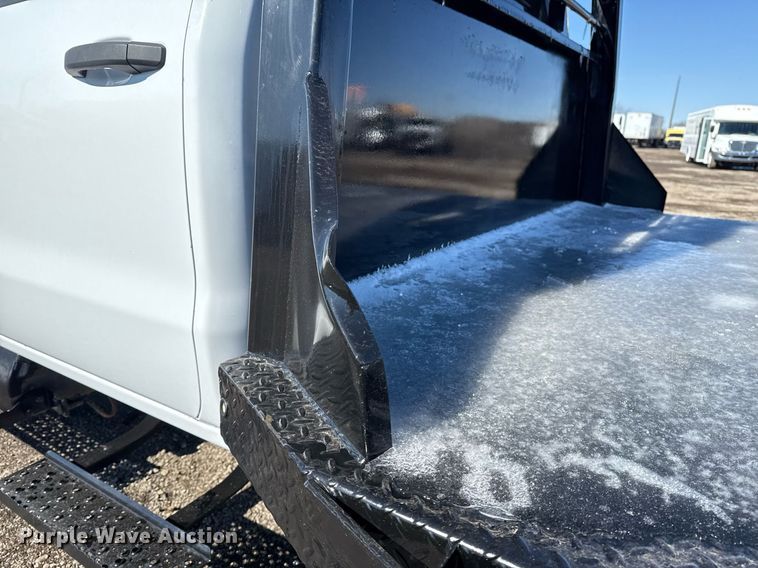 image for item EG2552 2019 Chevrolet Silverado 5500HD Crew Cab flatbed truck