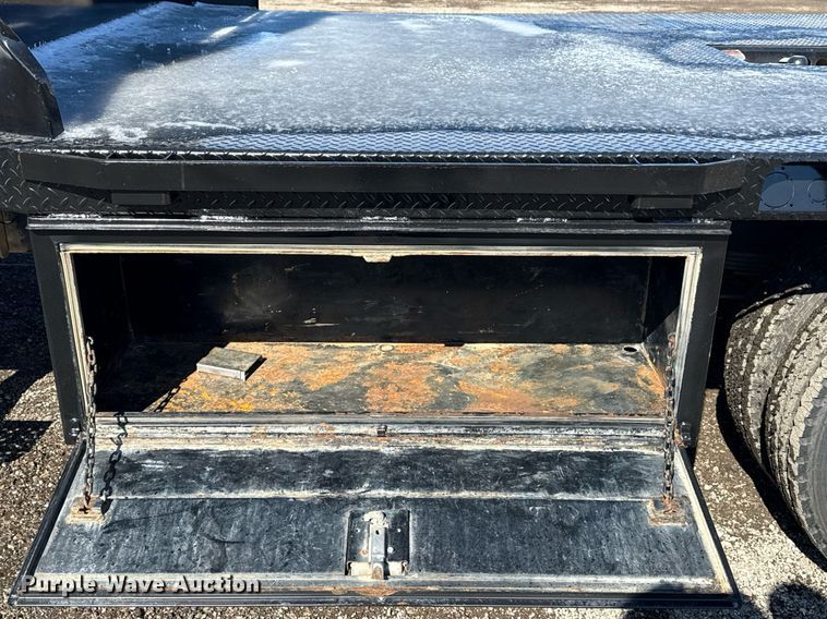 image for item EG2552 2019 Chevrolet Silverado 5500HD Crew Cab flatbed truck