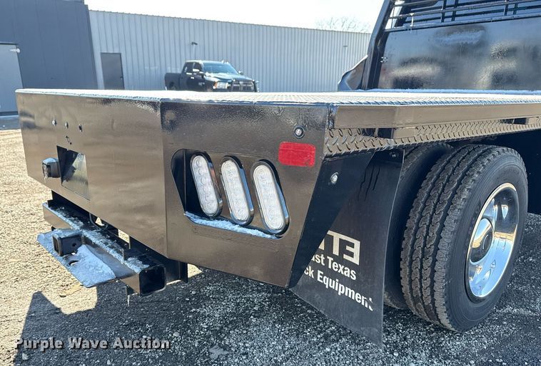 image for item EG2552 2019 Chevrolet Silverado 5500HD Crew Cab flatbed truck