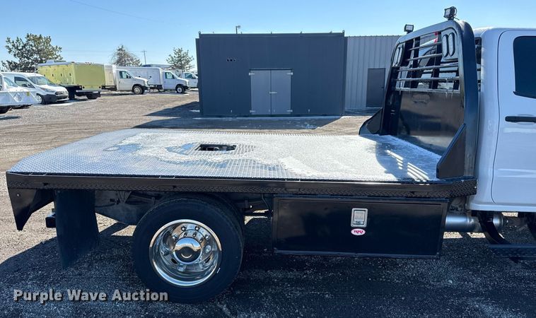 image for item EG2552 2019 Chevrolet Silverado 5500HD Crew Cab flatbed truck