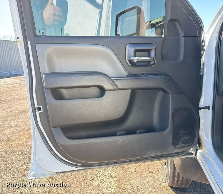 image for item EG2552 2019 Chevrolet Silverado 5500HD Crew Cab flatbed truck