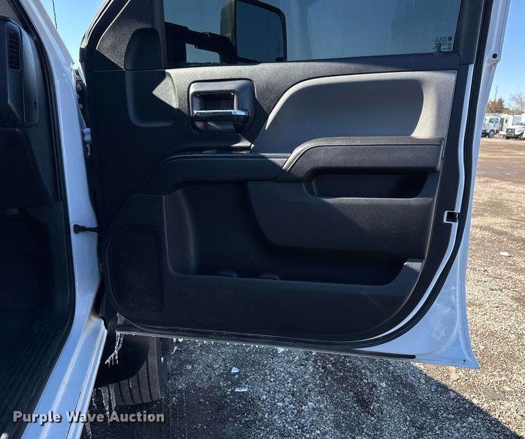 image for item EG2552 2019 Chevrolet Silverado 5500HD Crew Cab flatbed truck