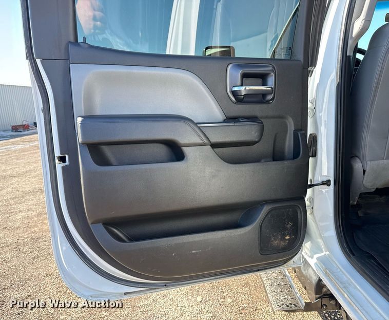 image for item EG2552 2019 Chevrolet Silverado 5500HD Crew Cab flatbed truck