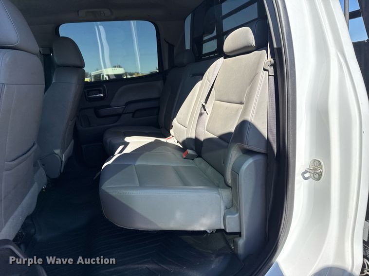 image for item EG2552 2019 Chevrolet Silverado 5500HD Crew Cab flatbed truck