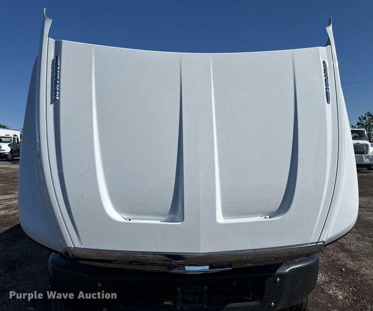 image for item EG2552 2019 Chevrolet Silverado 5500HD Crew Cab flatbed truck