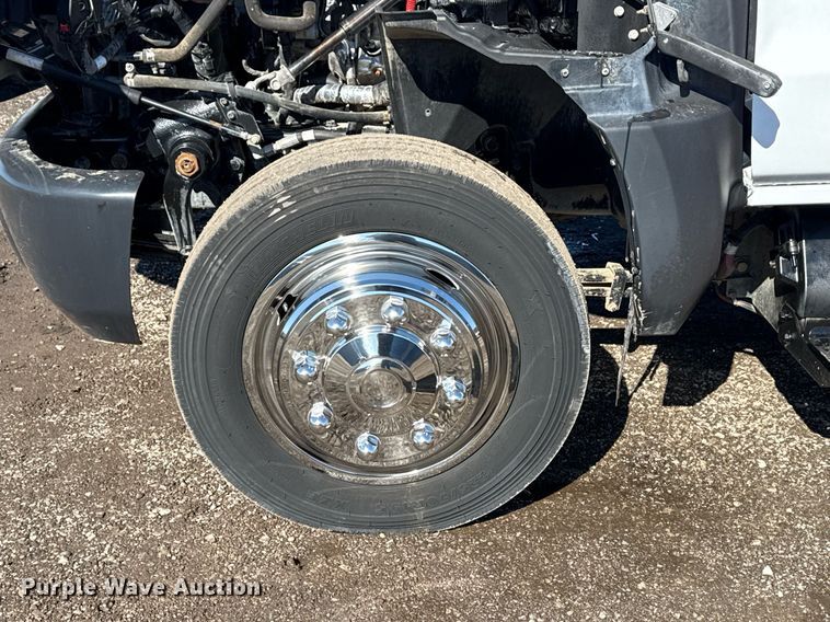 image for item EG2552 2019 Chevrolet Silverado 5500HD Crew Cab flatbed truck